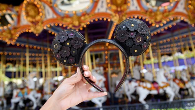 Details about   Disney Parks Donald Duck Disneyland 2021 Blue Mickey Mouse Minnie Ears Headband 