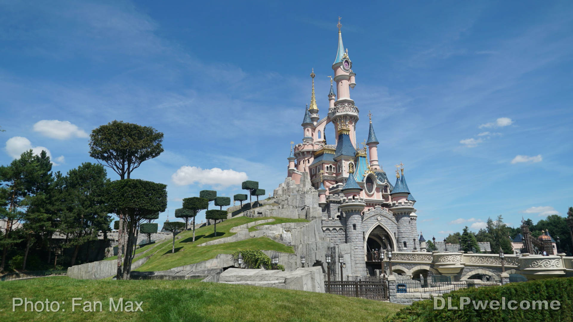 Disneyland Paris Castle Renovation (1)-micechat - MiceChat