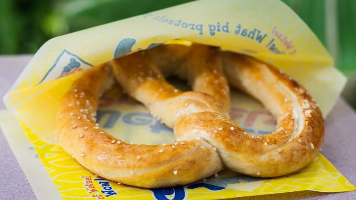 , Disneyland Dining Returns – Here’s What’s Open and How to Reserve