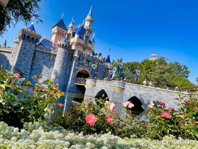 , Candlelight Processional Returns to Disneyland & Walt Disney World this Holiday Season!