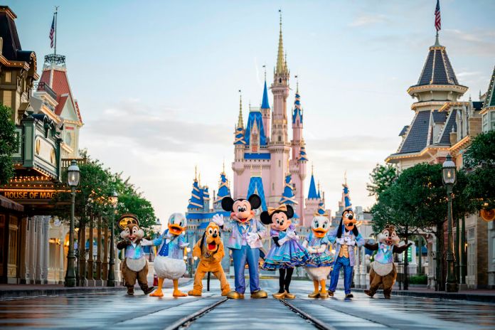 , Disney’s Q4 Earnings Report Precipitates Stock Tumble – The Factors At Play!