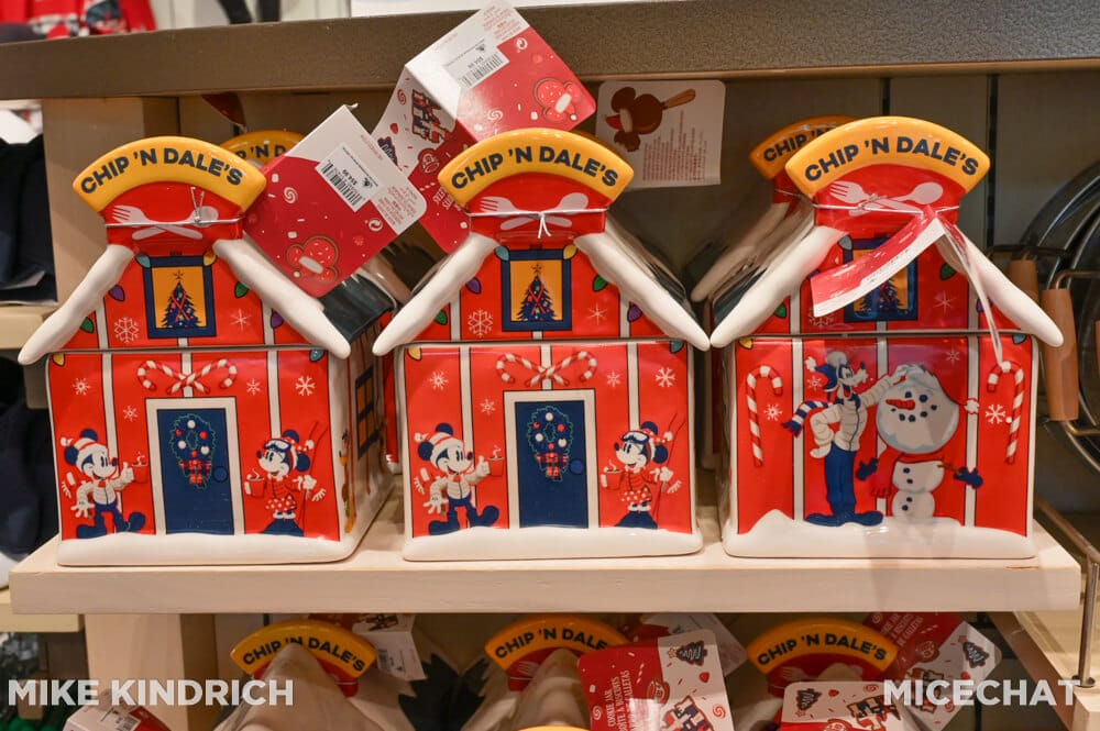 Disney Parks EMPTY Holiday Christmas Tin Great Souvenir NO PEPPERMINT BARK INCL. 