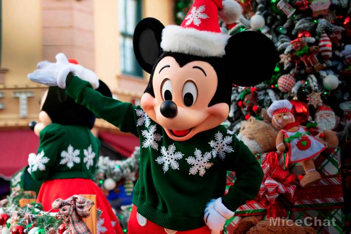 Our Guide to Planning for Christmas at Disneyland