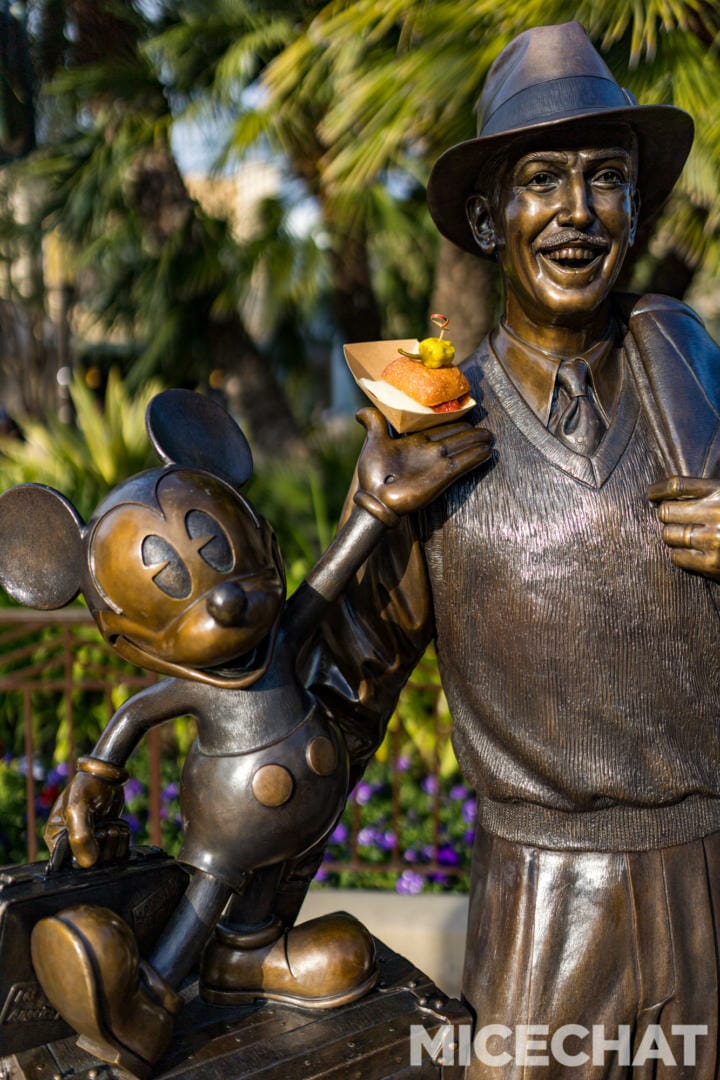 , Disneyland Update – Electric Entertainment, Magic Key Blues & Rumors Too