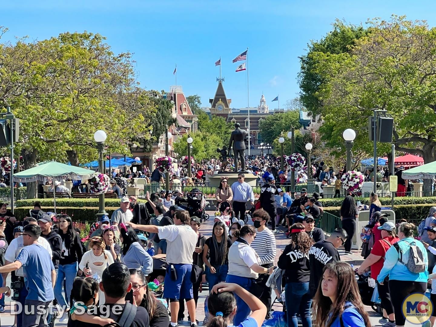 , Disneyland Update – Electric Entertainment, Magic Key Blues & Rumors Too