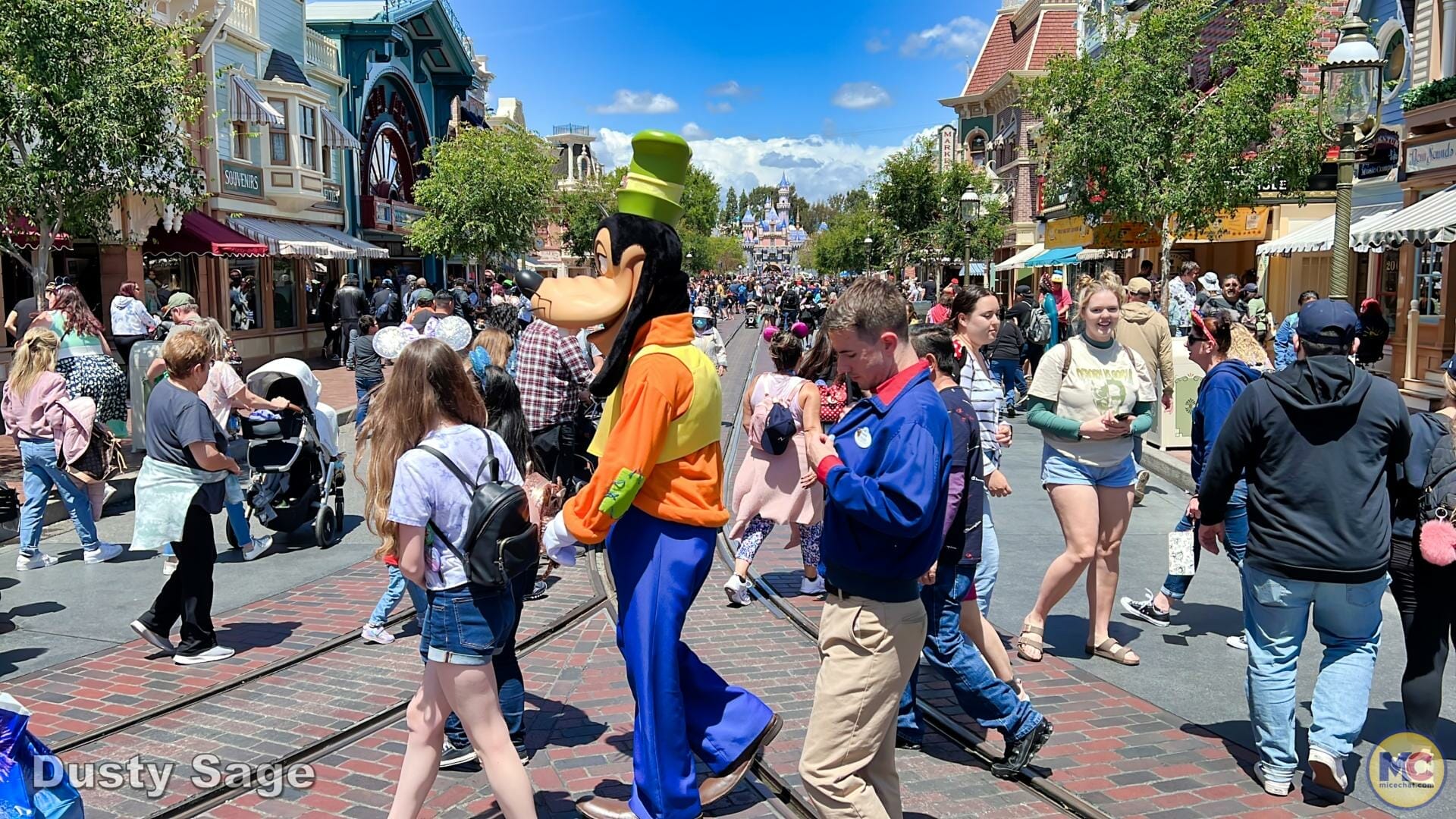 , Disneyland Update – Electric Entertainment, Magic Key Blues & Rumors Too