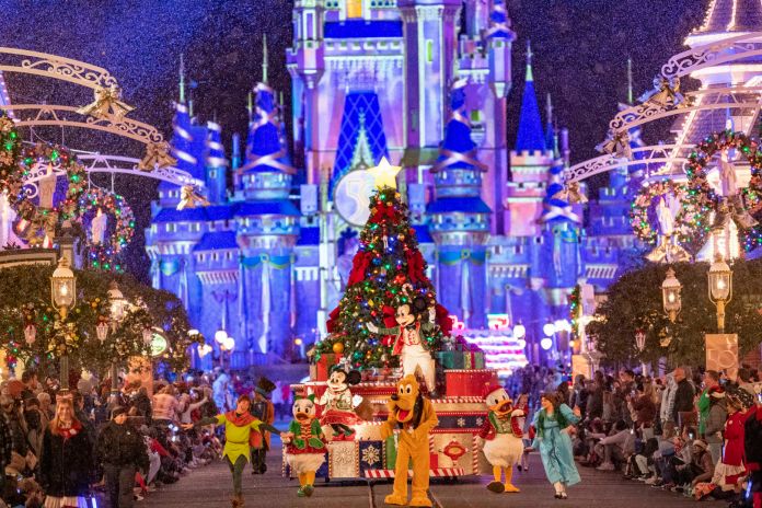 First Look at Disney Parks Holiday Season 2022