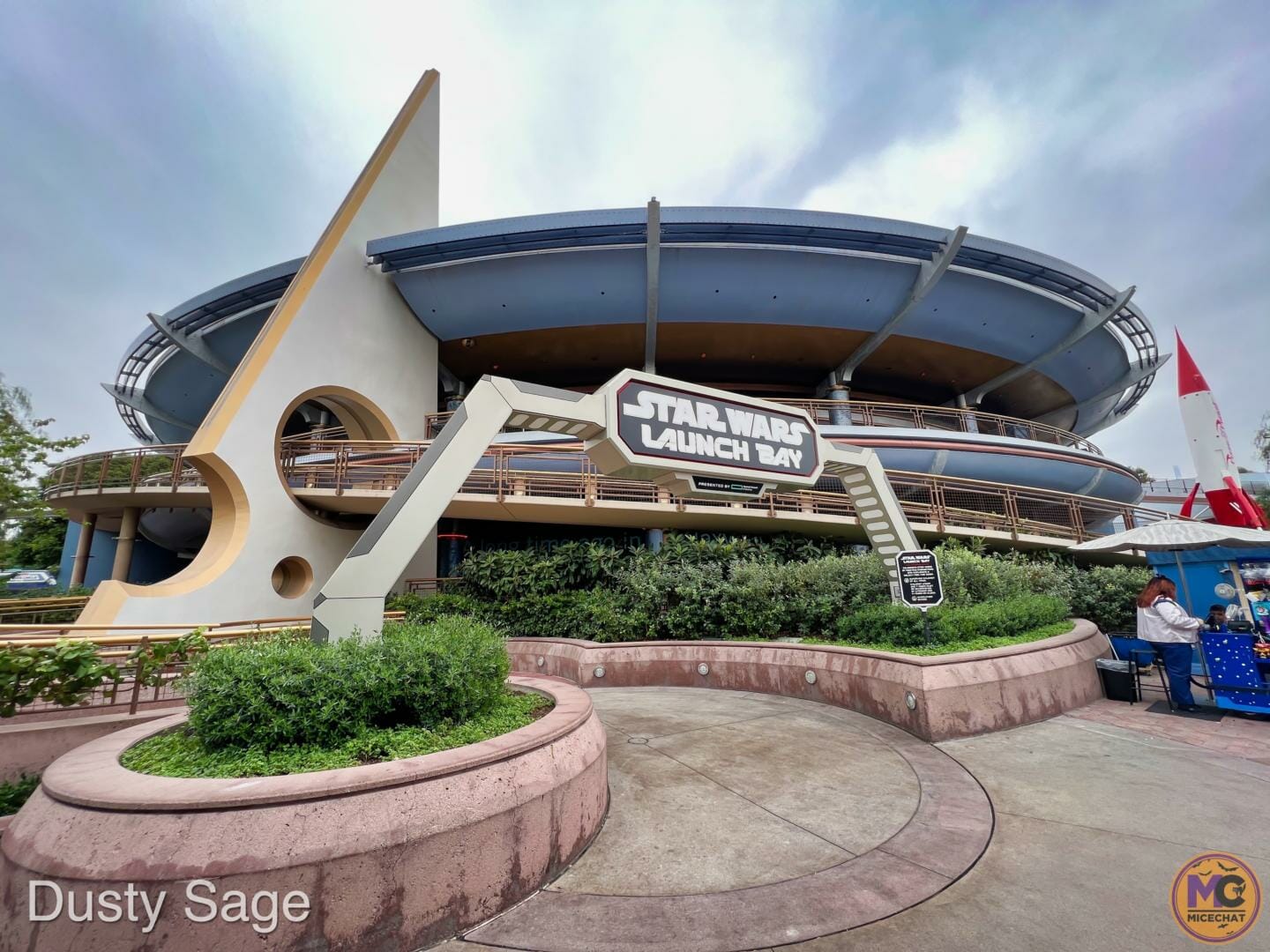 Disneyland Tomorrowland Star Wars Launch Bay Entry-Micechat - Micechat